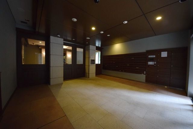 エントランス　重厚感のあるエントランス