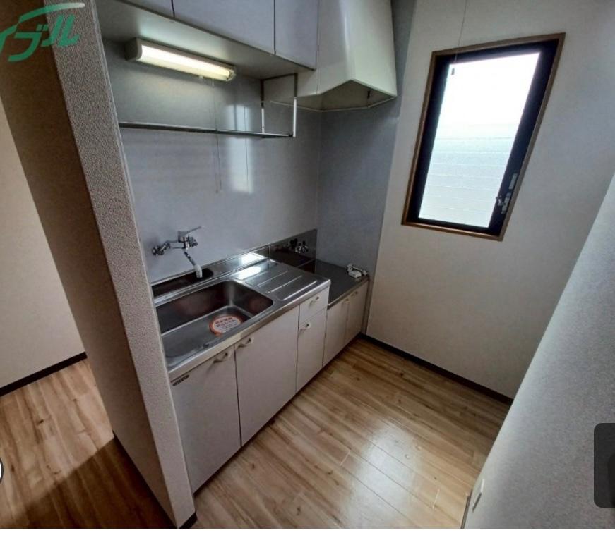 キッチン　窓あり、明るく広いキッチンです！