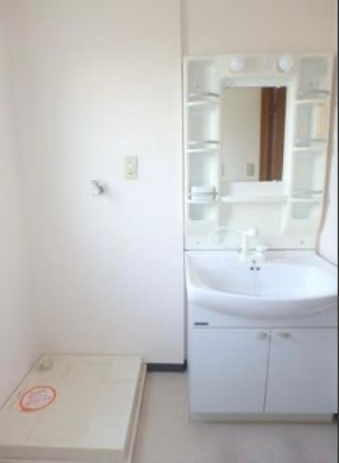 洗面設備　独立洗面台、室内洗濯機置き場もあります！