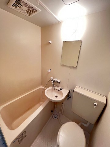 バス・シャワールーム　お風呂で日々の疲れを落としましょう