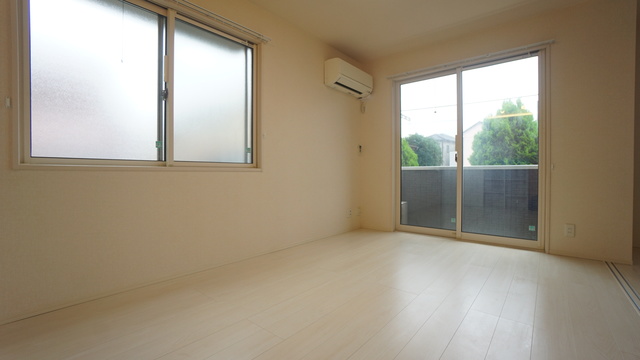 居室・リビング　別号室の写真です。