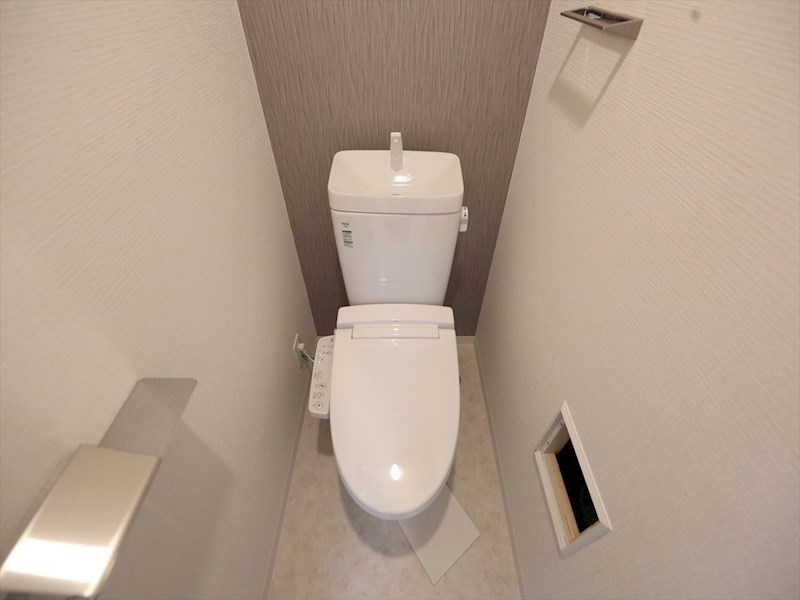 トイレ　温水洗浄暖房便座付トイレ