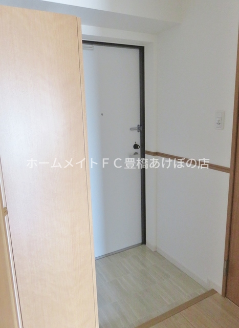 玄関　同型別部屋写真
