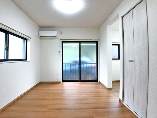 居室・リビング　※補修前の参考画像の為、設備等は現況優先。