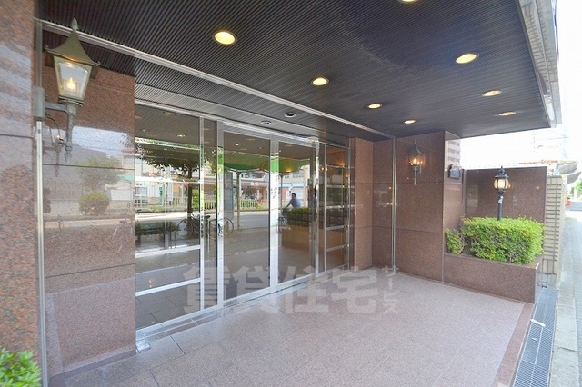 エントランス　アプローチ