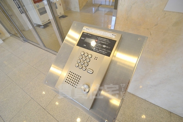 ロビー　オートロック