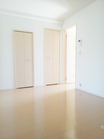 居室・リビング　【ヴィラ　エクレール　Ｂ】きれいな内装です