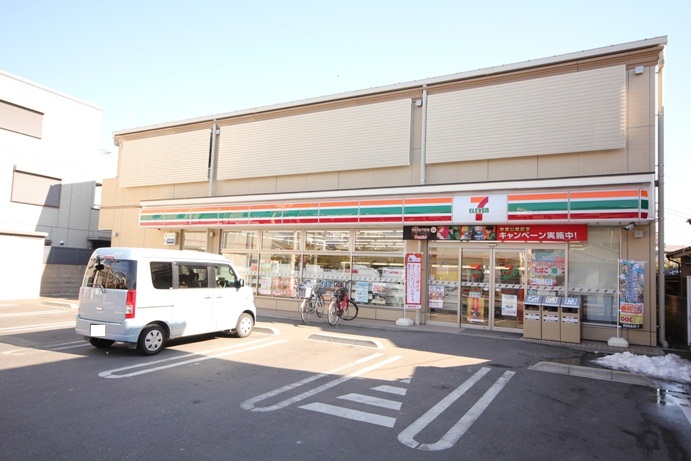 コンビニ　セブンイレブン（コンビニ）まで400m