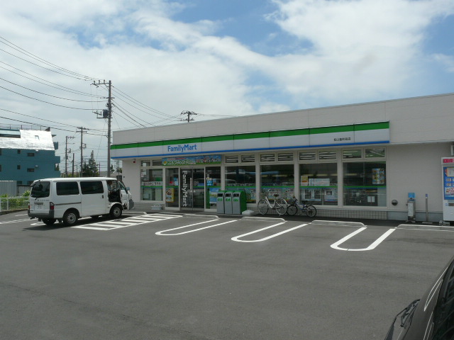 コンビニ　ファミリーマート 松山釜利谷店（コンビニ）まで425m