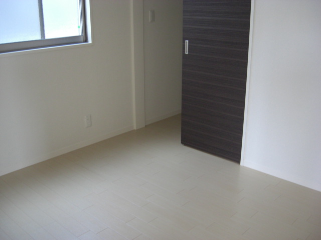 その他部屋・スペース　落ち着いた色調の洋室です