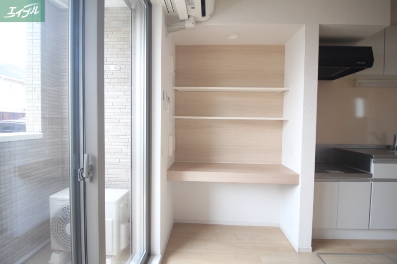 収納　リビング収納棚