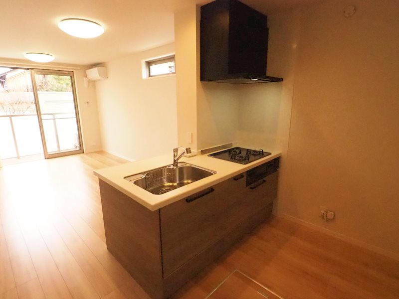 キッチン　反転タイプ写真