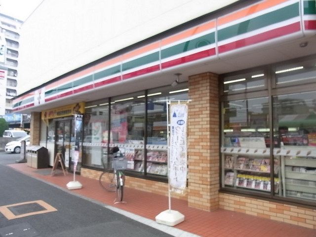 コンビニ　セブンイレブン（コンビニ）まで150m