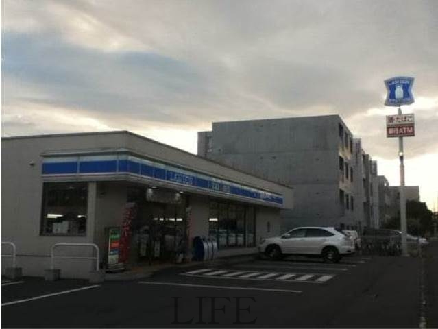 コンビニ　ローソン札幌北18東一丁目店（コンビニ）まで195m