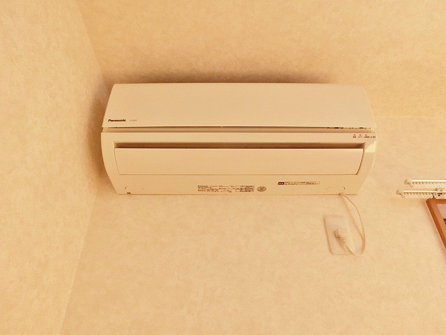 その他設備　エアコン1基が設置されています。必需品です。