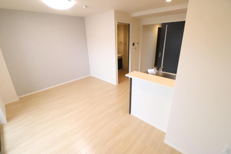 居室・リビング　1　　広さ１０．６帖のリビング