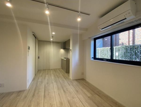 居室・リビング　☆明るい洋室☆