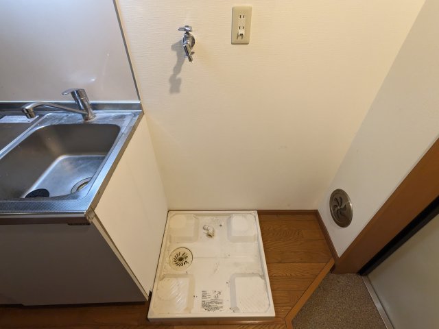 その他設備　室内洗濯機置場です