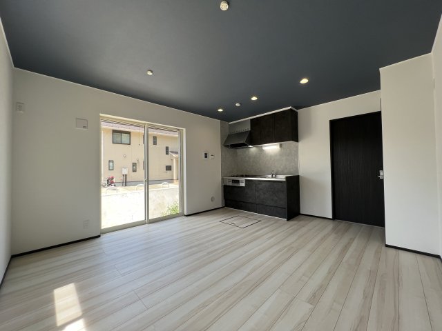 居室・リビング　※同タイプの写真です。