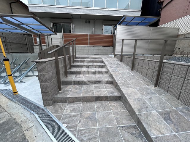 エントランス　WEST GARDEN HILLS　エントランス