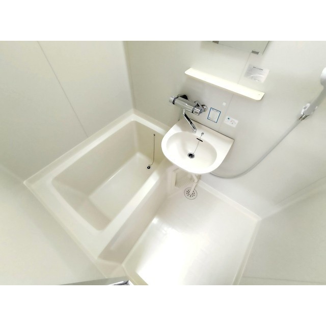 バス・シャワールーム　室内設備変更前の画像です