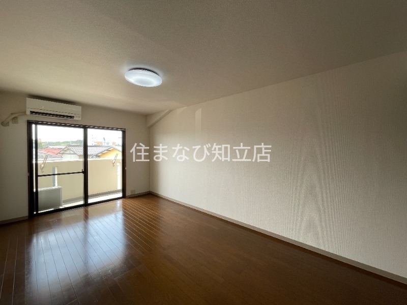 居室・リビング　同型別部屋写真