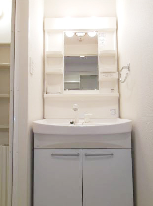 洗面設備　★シャワー付き独立洗面台★