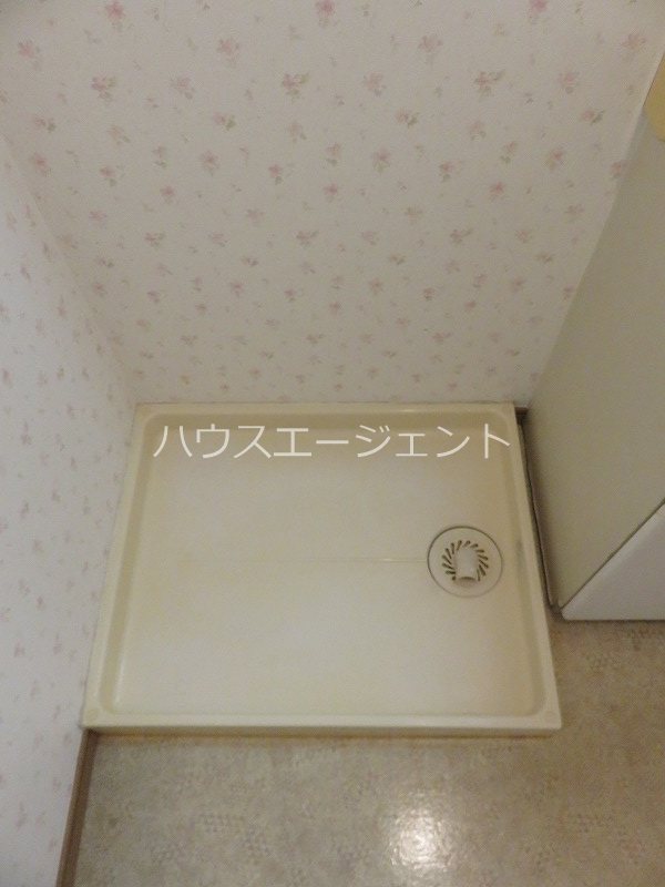 その他　室内洗濯機置き場です。※参考画像・反転タイプ