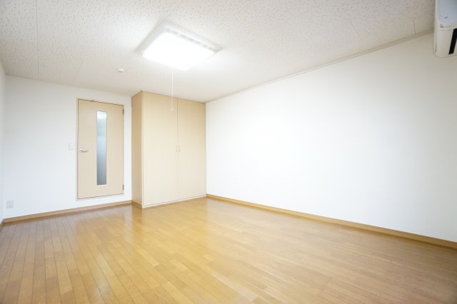 その他　※同物件、反転タイプの写真になります。