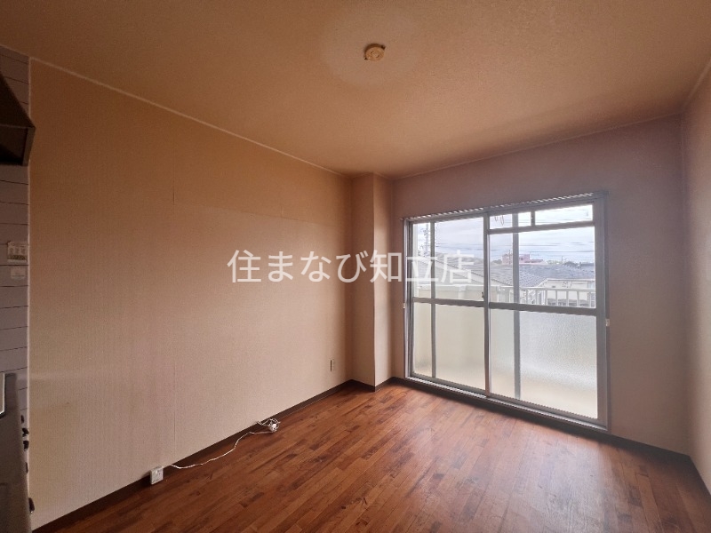 居室・リビング　清掃前