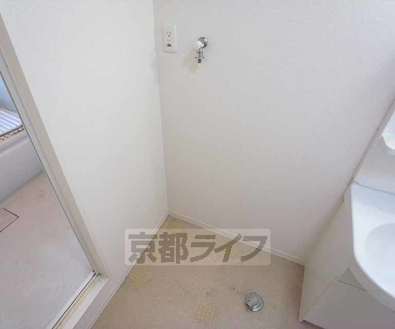 その他設備　洗濯機も脱衣所に置けますよ。