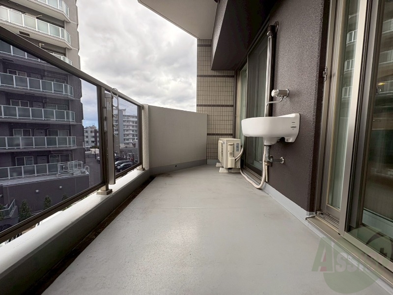 バルコニー　バルコニーです。洗濯物を干したり一息ついたりできますね！