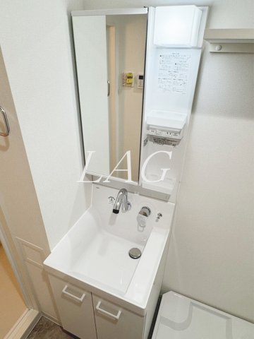 洗面設備　独立洗面台です。