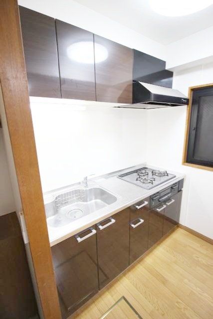 キッチン　3口グリル付きシステムキッチン