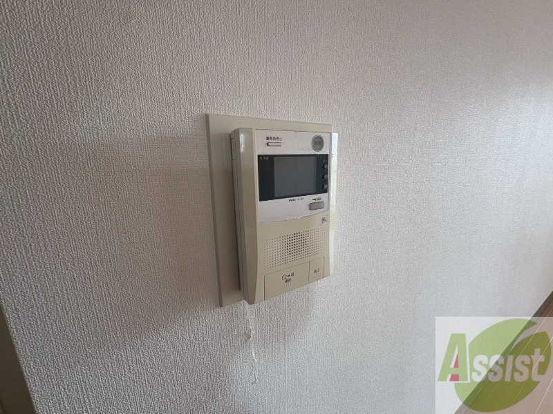 その他設備　ＴＶモニター付インターホンです。来客者の顔が見えるので安心！