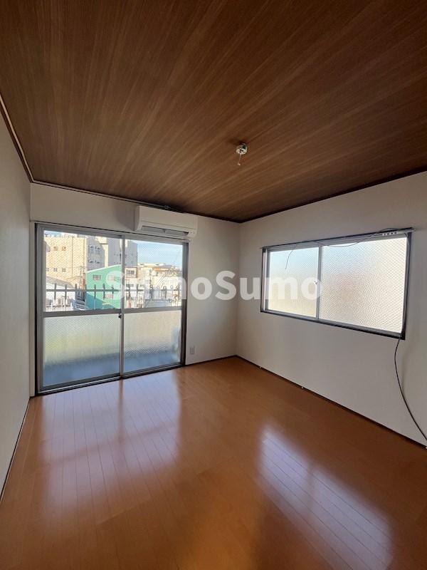 その他部屋・スペース　広くて明るい寝室