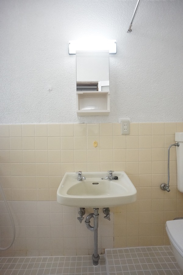 洗面設備　浴室内に洗面台・トイレあります！