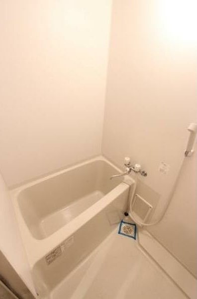 バス・シャワールーム　１日の汗や疲れはこちらで癒してください
