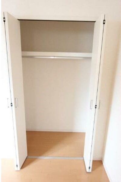 収納　かさばりやすいお洋服もたっぷり収納できます