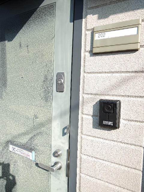 セキュリティ　★玄関ドアはＷロックです★