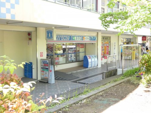 コンビニ　ローソン新百合ケ丘マプレ店（コンビニ）まで343m