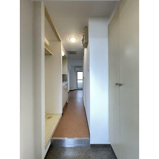 玄関　※同タイプ参考写真