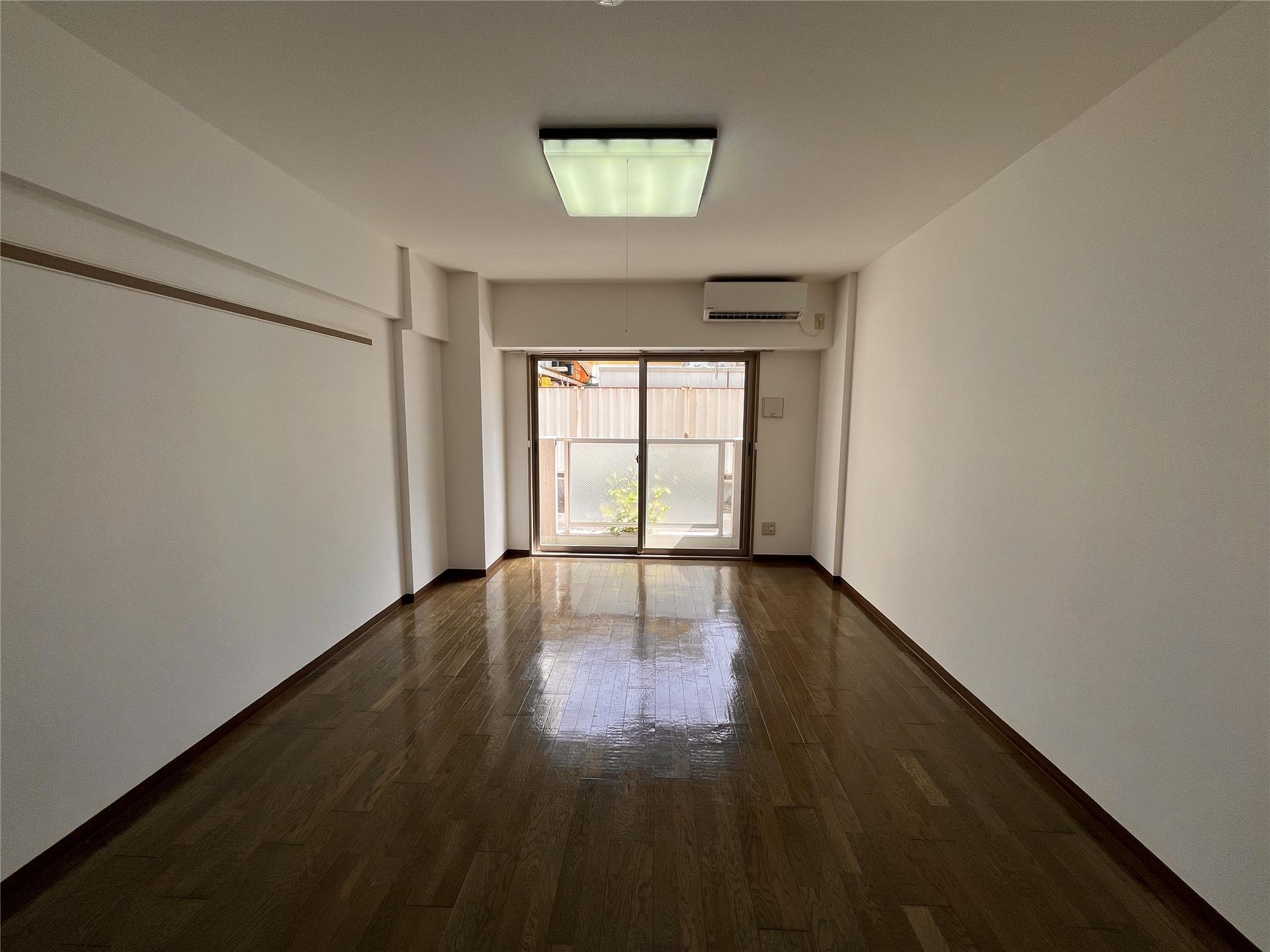 居室・リビング　写真は別部屋です。