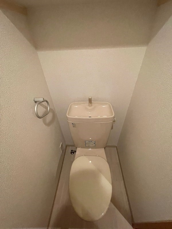 トイレ　※同タイプの他のお部屋です