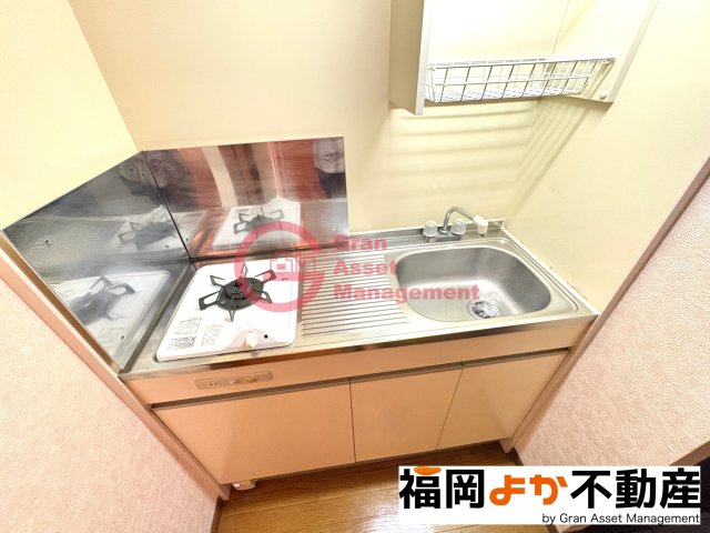 キッチン　コンパクトなキッチンで掃除もラクラク