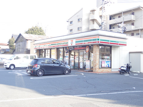 コンビニ　セブンイレブン八幡紅梅1丁目店（コンビニ）まで296m