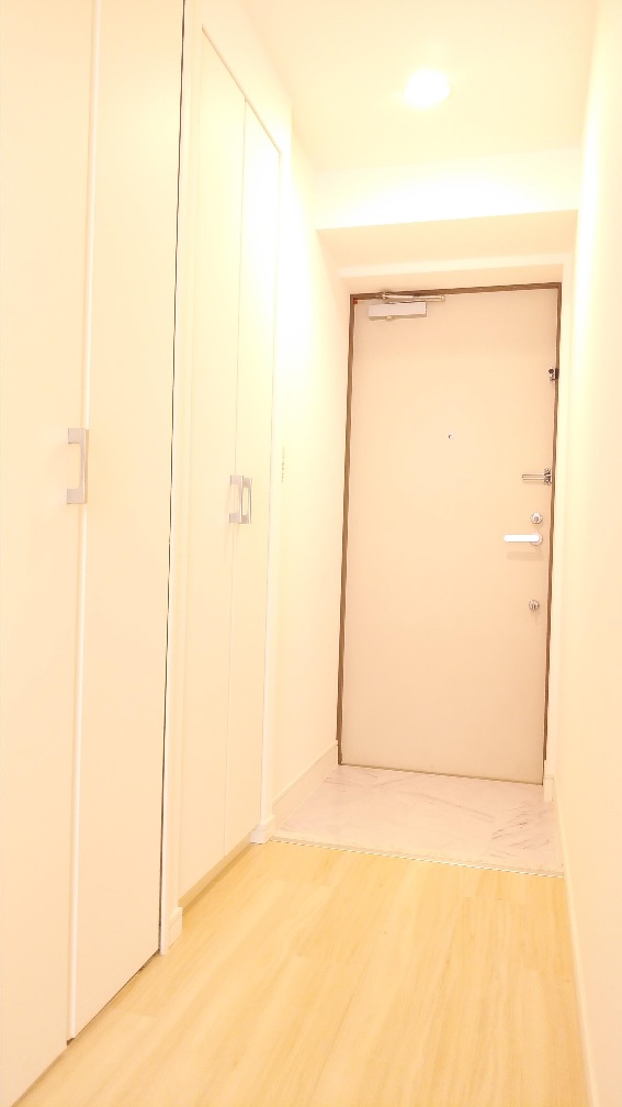 玄関　※参考写真