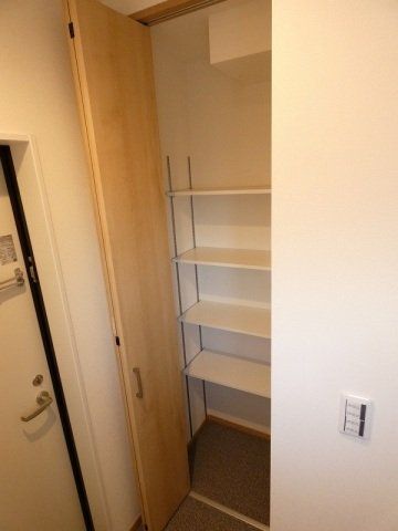 玄関　玄関です。シューズボックスがあります。