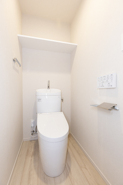 トイレ　※写真は同タイプ住戸です。