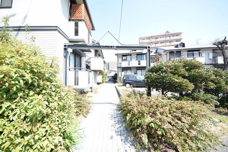 エントランス　緑がいっばい
